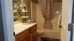 Upstairs hall bath with tub/shower